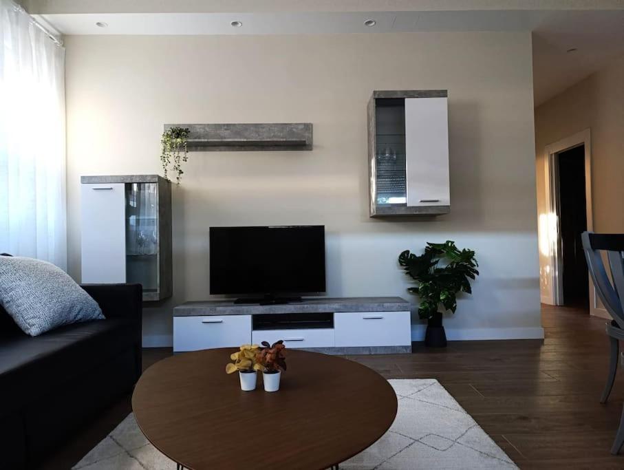 סלאמנקה Amplio Y Tranquilo Apartamento Casa מראה חיצוני תמונה